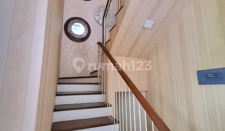 Rumah Siap Huni Full Furnished 3 Lantai 7 Kamar di Citragrand 2
