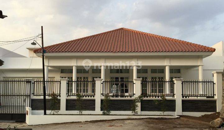 Rumah Mewah Klasik Siap Huni Dengan View Kota Semarang di Bukit Sari 1