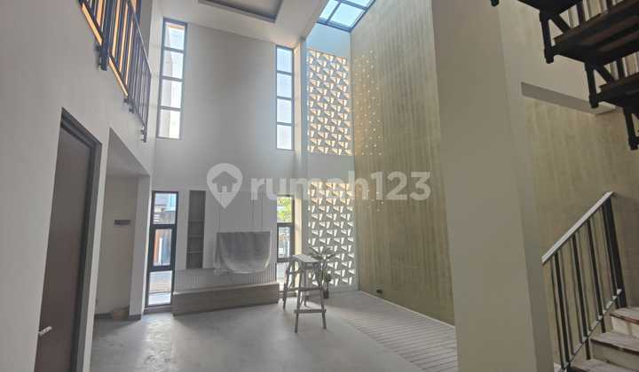 Rumah Mewah Furnished Siap Huni Kawasan Elit Candi Golf Jangli 2