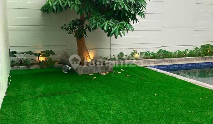 Ada Pool Dijual Rumah Baru Pakuwon City Palm Beach 10