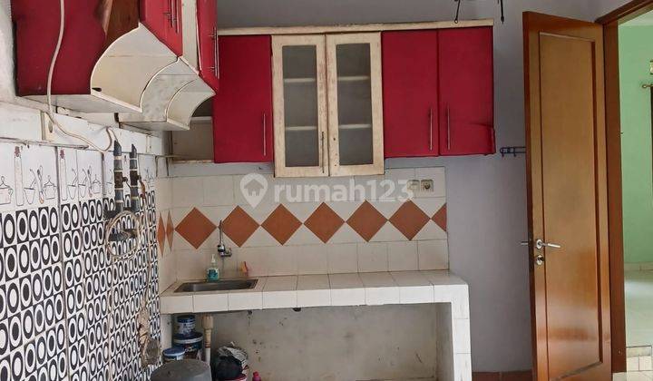 Rumah 2 Lantai Bagus Unfurnished Sertifikat Hak Milik di Cirendeu 2