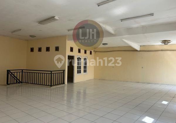 For Rent Warehouse + Shop House in Strategic Location at Cibinong