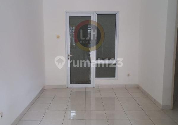 Ready-to-Occupy House in Cluster at Kota Wisata Cibubur Housing Estate, Gunung Putri, Bogor Ready-to-Occupy House in Cluster at Kota Wisata Cibubur Housing Estate, Gunung Putri, Bogor