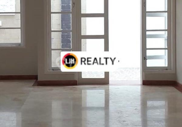 Rumah Siap Huni Hadap Taman di Kota Wisata - Cibubur 2