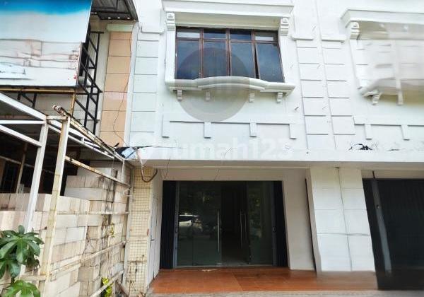 Ruko 3 Lantai Siap Pakai Di Cibubur, Harjamukti, Cimanggis, Depok.