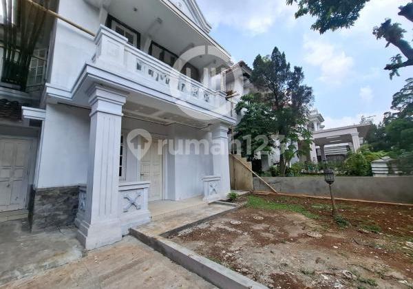 Rumah Depan Taman Dalam Cluster di Legenda Wisata, Cibubur, Gn. Putri, Bogor. 2