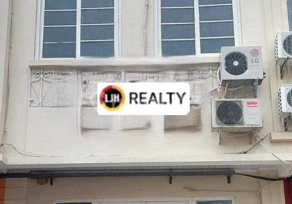 Ruko Hadap Jalan Utama Siap Pakai DI Kota Wisata - Cibubur