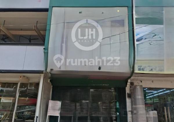 2.5-Story Shop House Ready for Use, Suitable for Business, Strategically Located in Cibubur Alternative, Bekasi. 2