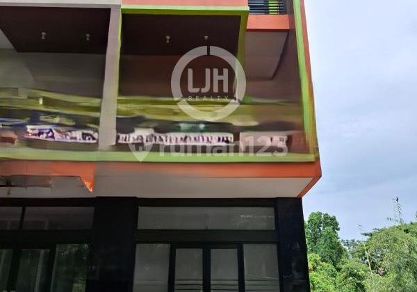 Ruko 3 Lantai Siap Pakai di Raffless Hills, Cibubur, Depok.