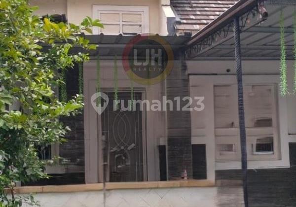 New Revov House Ready to Occupy in Kota Wisata Cibubur Housing Estate, Gunung Putri, Bogor New Revov House Ready to Occupy in Kota Wisata Cibubur Housing Estate, Gunung Putri, Bogor