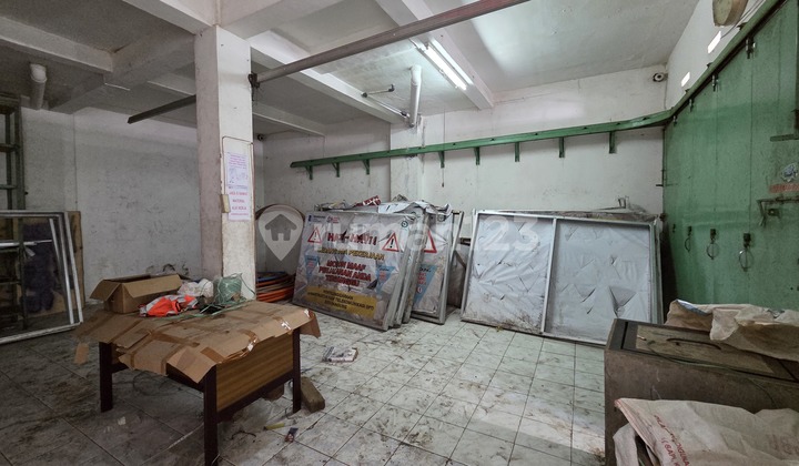 Rumah 3 Lantai Lokasi Di Sayap Otista Bandung Kota