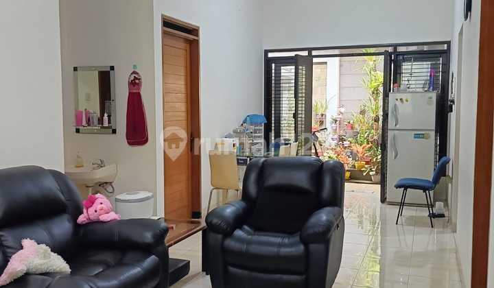Dijual Rumah terawat  Semi Furnished kota Bandung