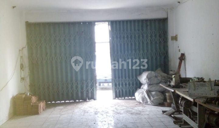 For Sale 4-Story Shophouse in Kopo Mas Ready for Use For Sale 4-Story Shophouse in Kopo Mas Ready for Use