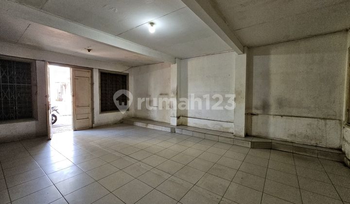 Disewakan Ruang Usaha Pusat Kota di Cibadak Strategis Disewakan Ruang Usaha Pusat Kota di Cibadak Strategis