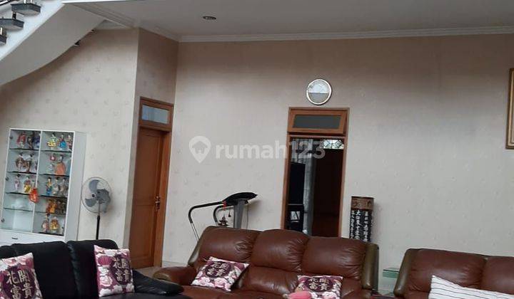 Rumah Mewah Fully Furnished di Taman Sakura Bandung 2