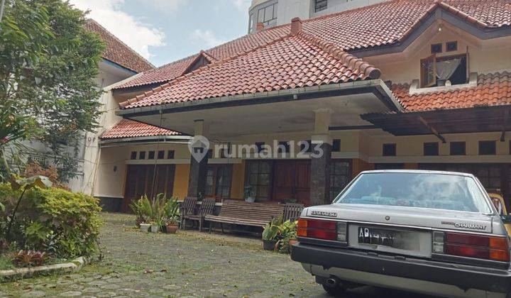 Jual Cepat Rumah di Sayap Dago 2 Lantai Taman Depan Belakang 1