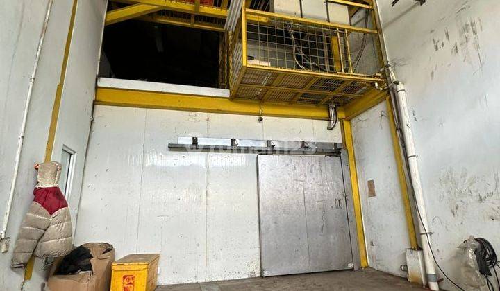 Dijual Gudang Bizzpark Bonus Freezer senilai 1 Milliar 2