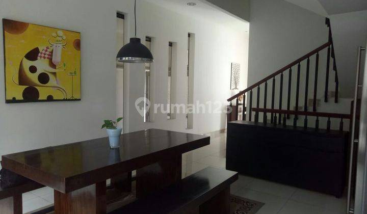 Rumah 2 Lantai Fully Furnished di Setraduta  1