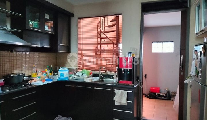 Dijual Rumah di Mekarwangi 2 Lantai Terawat Siap Huni