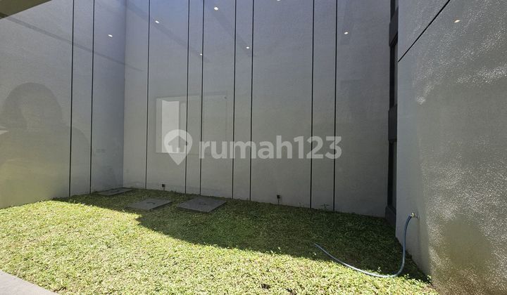 New Modern Minimalist 2-Storey House in Setraduta 2