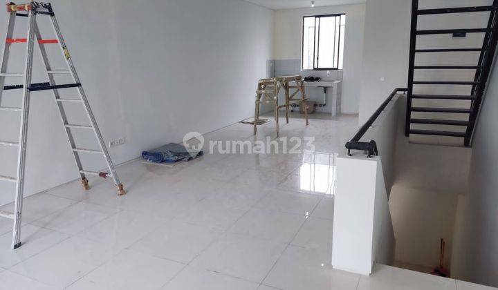 Ruko Pancawarna 2,5 Lantai di Kota Baru Parahyangan 2