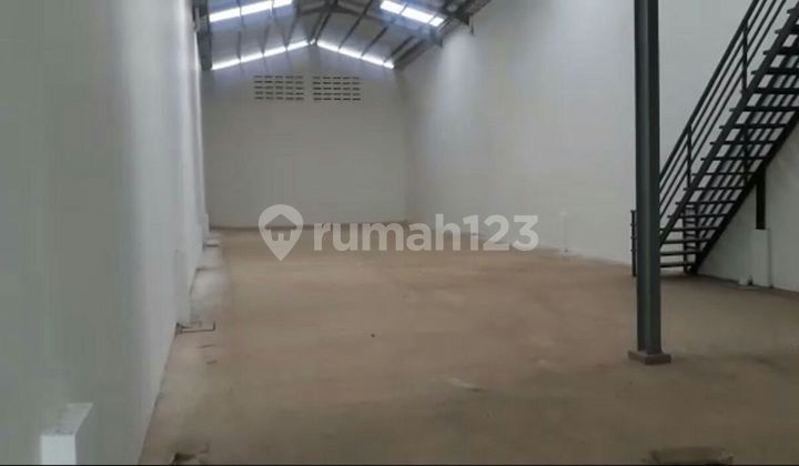 Disewakan Gudang Bagus di Jalan Sadang