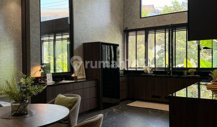 Dijual Rumah Modern Tropical Furnished di Kota Baru Parahyangan 2