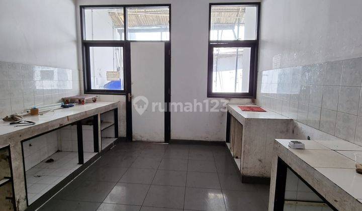 Dijual Ruang Usaha 2 Lantai Strategis di Kopo Mainroad 2