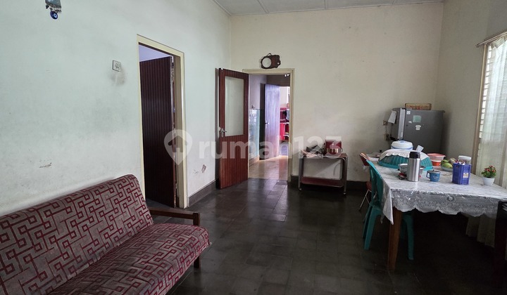 Sayap Riau Bandung Dijual Rumah 1.5 Lantai. 2