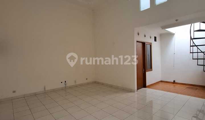 Rumah Siap Huni Terawat Di Taman Kopo Indah 3