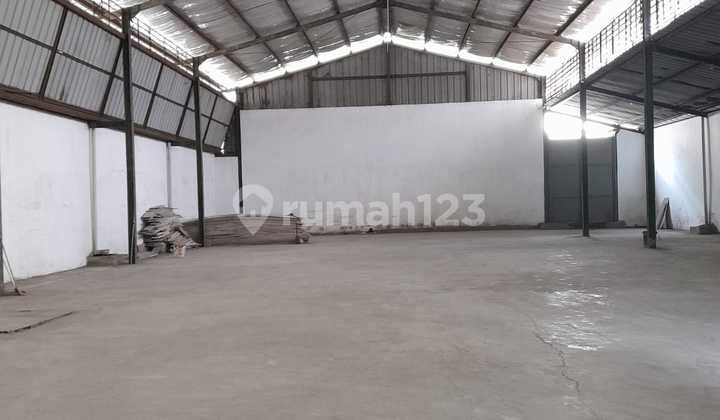 Gudang Siap Pakai di Sayap Taman Kopo Indah