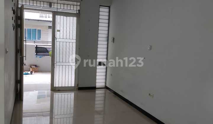 Rumah Siap Huni Dan Terawat Di Taman Kopo Indah 3 Rumah Siap Huni Dan Terawat Di Taman Kopo Indah 3