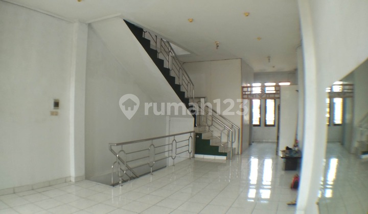 Ruko 2.5 Lantai Disewakan Siap Pakai Dekat Pasar Andir