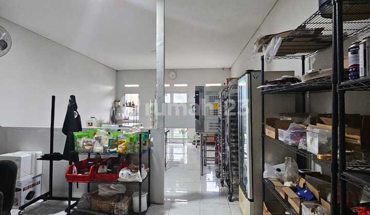 Strategic 2.5-Story Shop-House Singgasana Main Road 2