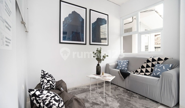 Rumah Kost Elite 20 Kamar Kondisi Running Baik di Menteng, Jakpus