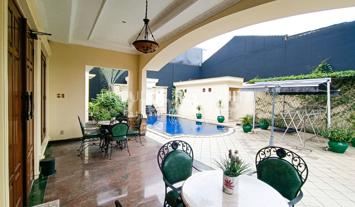 Kebayoran Baru Rumah Bagus Dan Megah,lingkungan Nyaman Lokasi Strategis