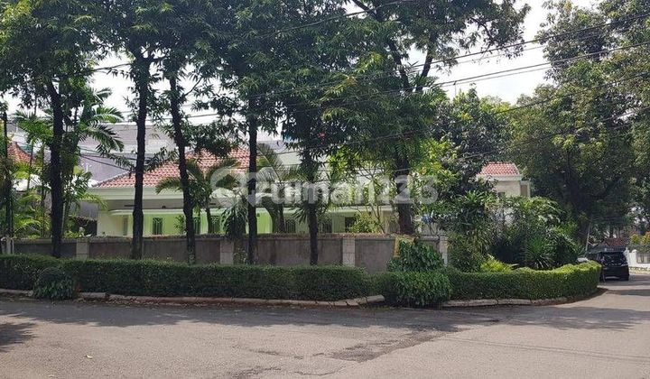 Rumah teduh dan tenang lokasi super dekat senayan dan scbd 