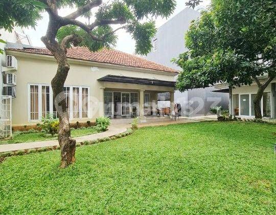 Kebayoran baru rumah asri dpn taman Lt 567/Lb 200