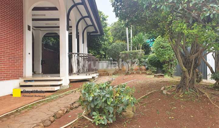 Menteng Dekat Taman Tanah Luas Harga Menarik  2