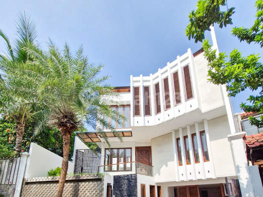 Rumah Mewah Dalam Komplek Elite Pondok Indah Dekat Golf