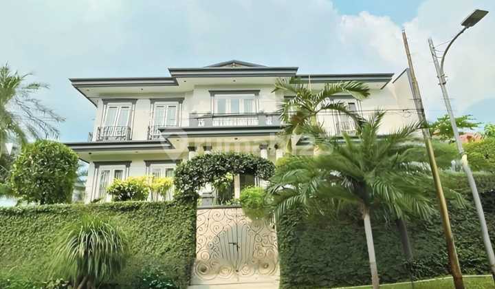 Rumah Asri Taman Cantik Dalam Komplek Pondok Indah