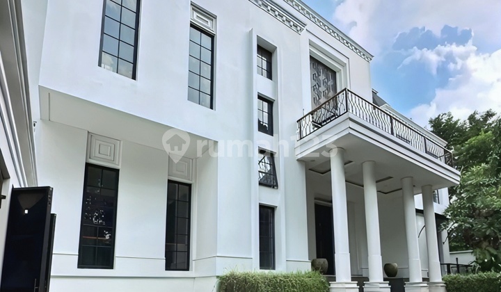 Dijual Baru Mewah Modern Klasik dengan taman atap di Pondok Indah