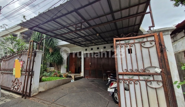 Rumah 2 lantai area gandaria, kebayoran baru dekat senayan 