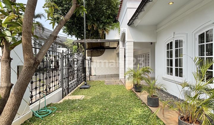 Rumah Asri ,area Hanglekir Dekat Sudirman & Senayan