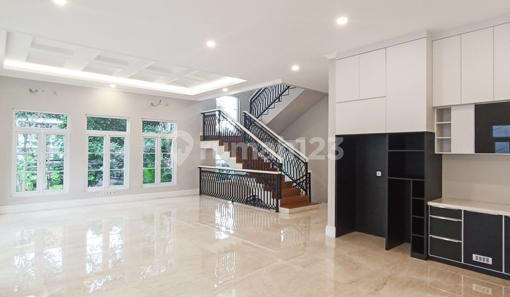 Rumah Bnew Gaya American Klasik Modern Area Elite Kebayoran Baru