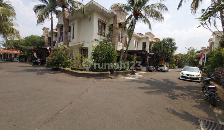 Rumah Dalam Town House Akses Mudah Pejaten Jakarta Selatan 1