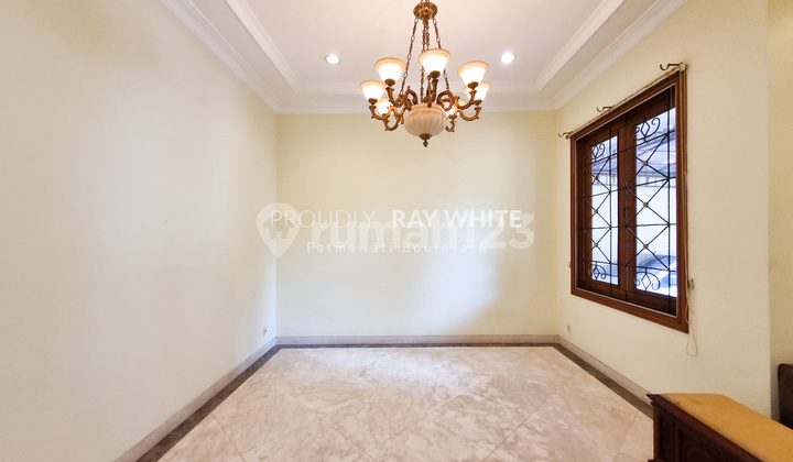 Rumah Bagus Lokasi Elite Buat Hunian Area Wijaya, Kebayoran Baru 2