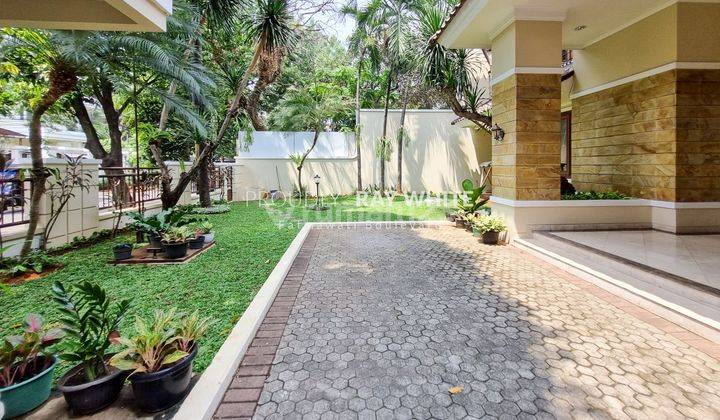 Dijual Rumah 2 Lantai Lokasi Bagus Kebayoran Baru 1