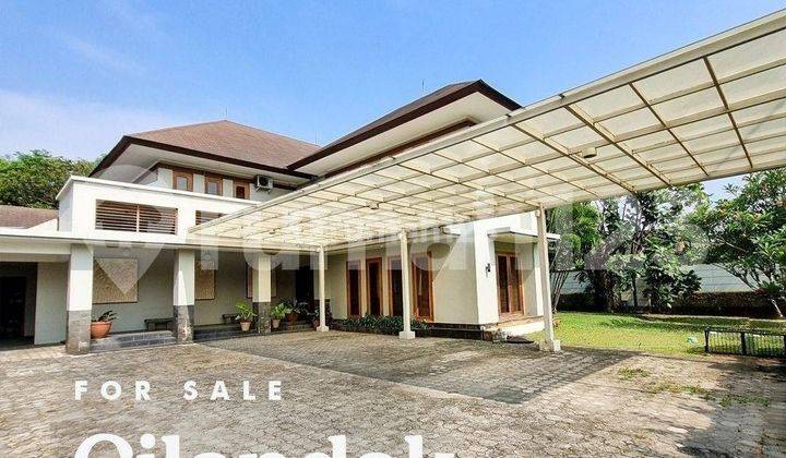 Dijual Rumah Kokoh Halaman Luas Lokasi Strategis 1