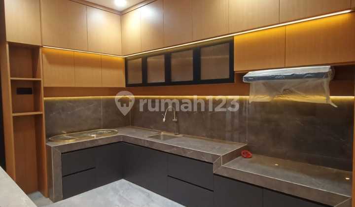 Di Sewa Cepat Rumah Semi Furnish Bagus di Taman Modern Cakung 2